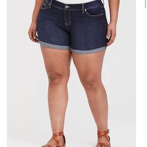 Torrid 5 Inch Bombshell Premium Stretch High-Rise Short Size 10
